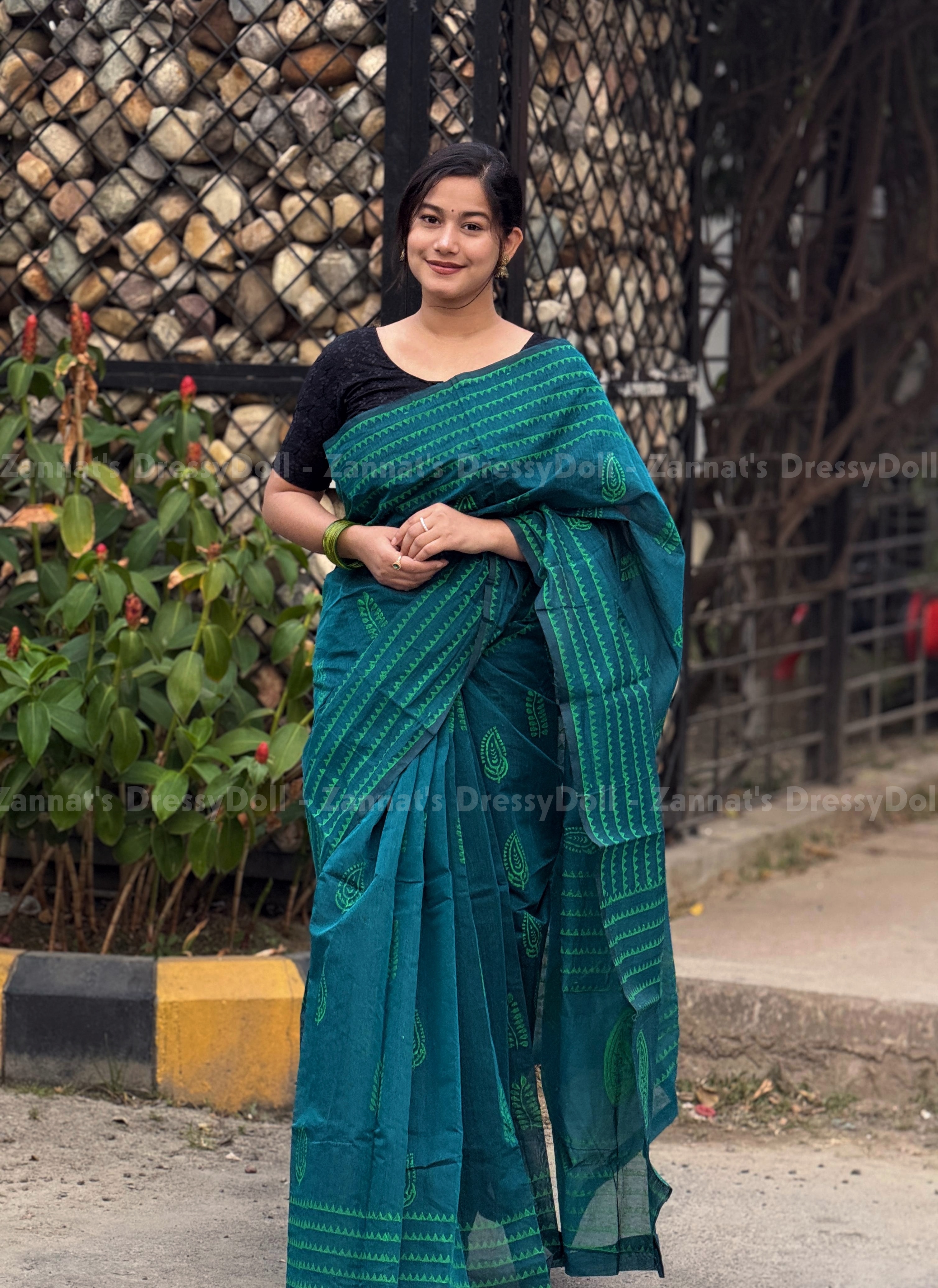 হাফসিল্ক শাড়ি