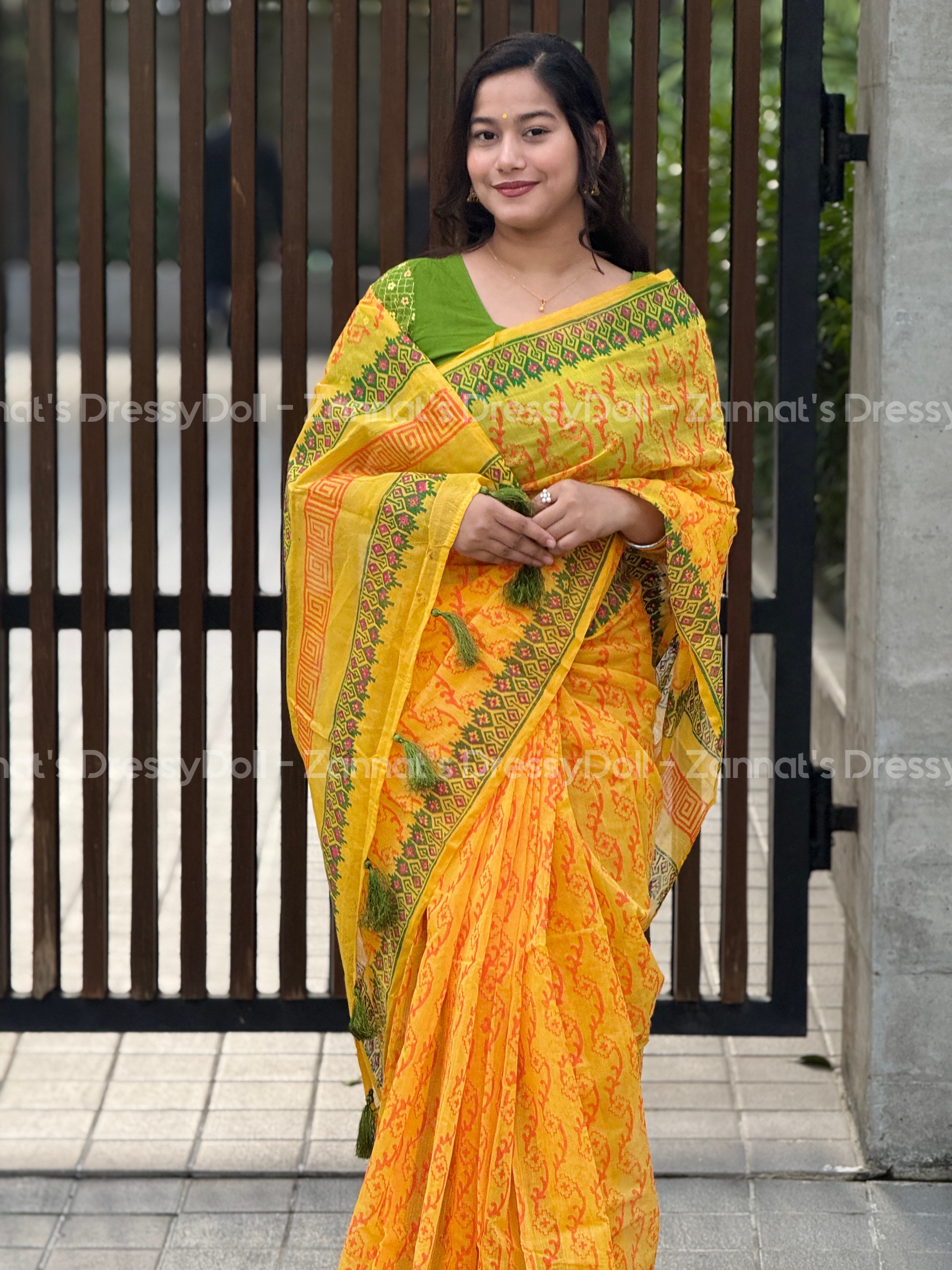 হাফসিল্ক শাড়ি