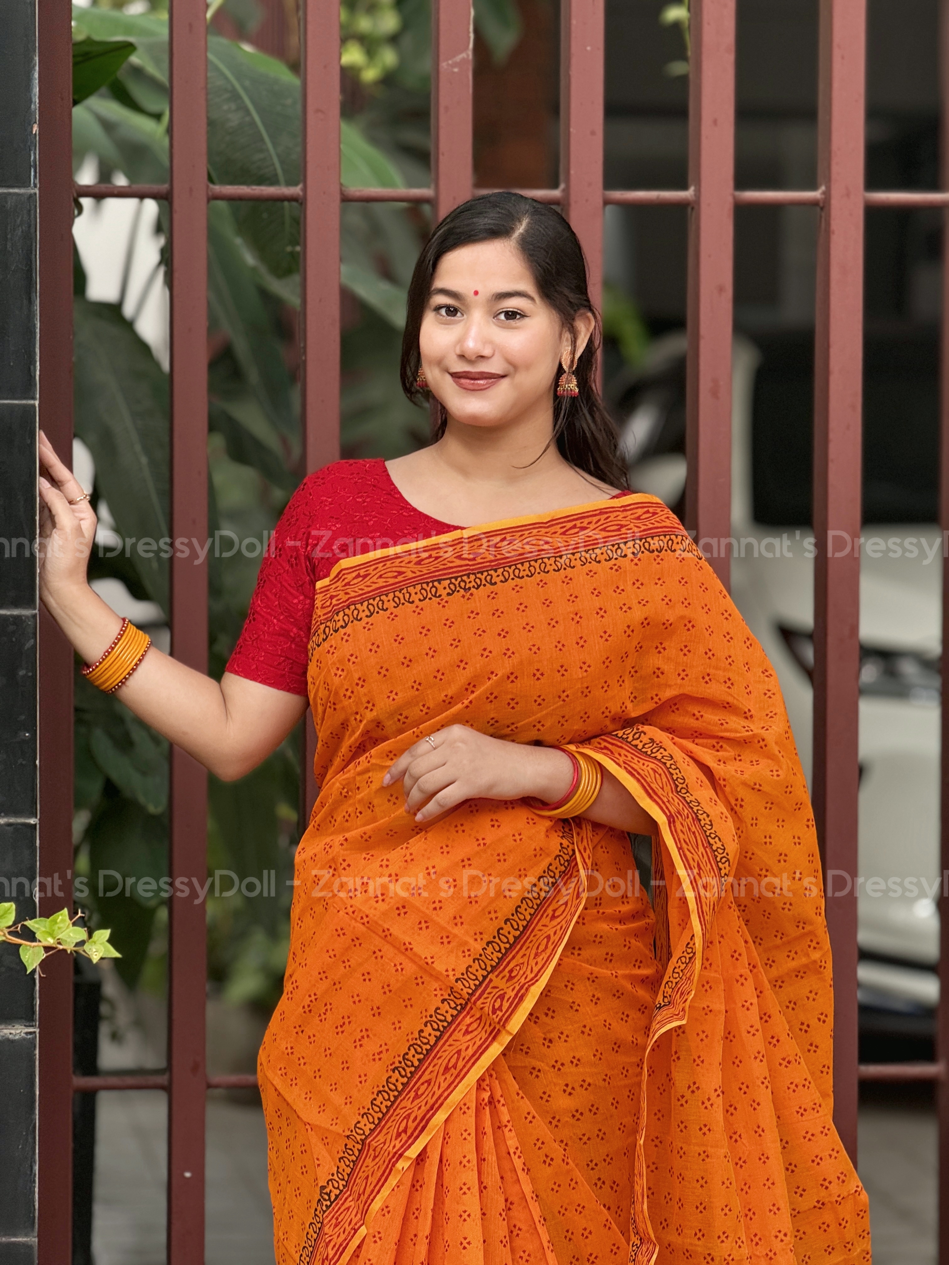হাফসিল্ক শাড়ি